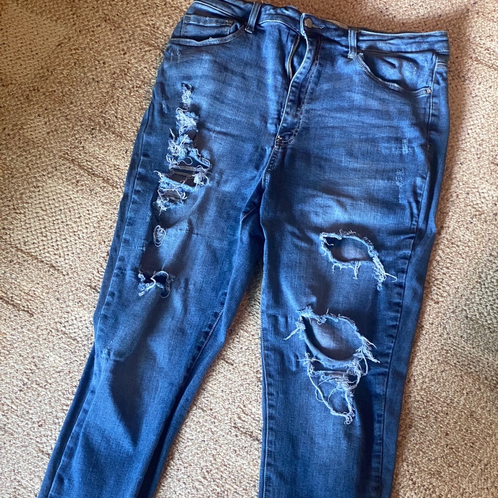 Tight Legged Ripped Jeans - Picture 1 of 3